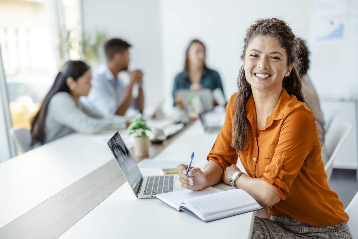 woman using online community to engage alumni